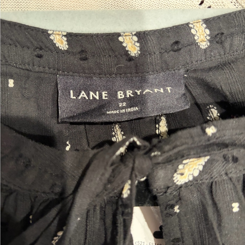 Lane Bryant Black and White Sleeveless Blouse - Picture 3 of 3